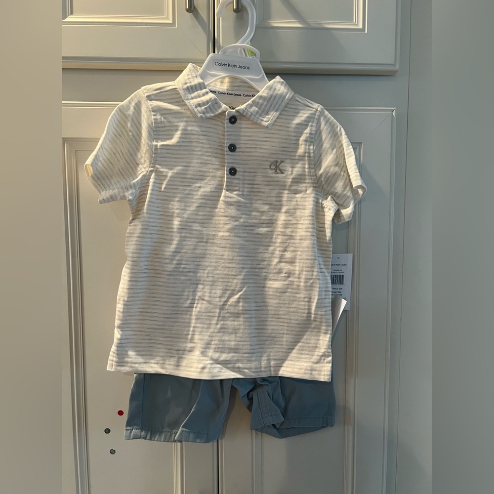 Boys Size 4T Calvin Klein 2 Piece Set New